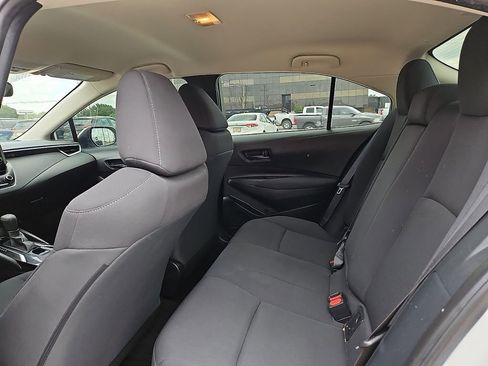Used 2022 Toyota Corolla LE FWD image 17