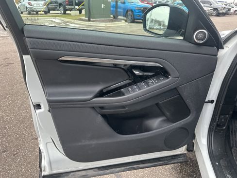 Used 2022 Land Rover Range Rover Evoque R-Dynamic S image 17