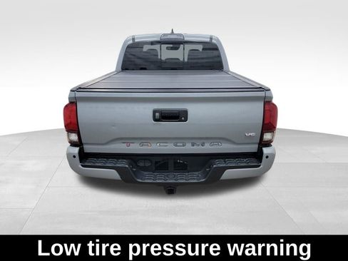 Used 2019 Toyota Tacoma TRD Off-Road image 6