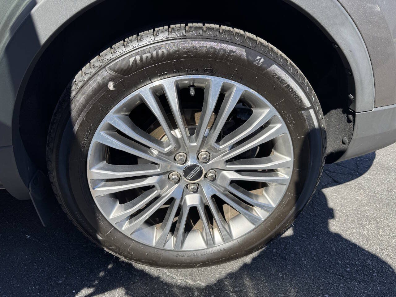 Used 2016 Lincoln MKX Reserve w/ Climate Package AWD/4WD image 38