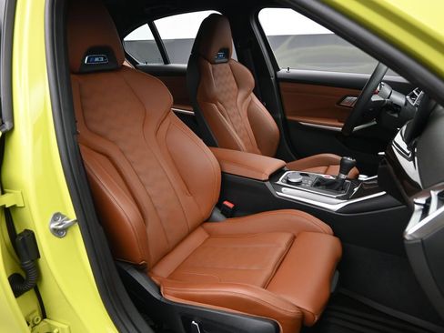 Used 2025 BMW M3 w/ Executive Package RWD image 39