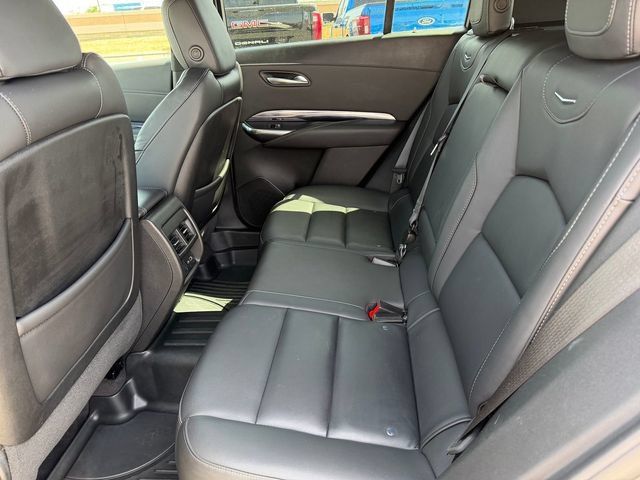 Used 2023 Cadillac XT4 Luxury w/ Cold Weather Package FWD image 9