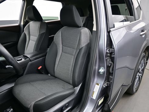 Used 2022 Nissan Rogue SV AWD/4WD image 12