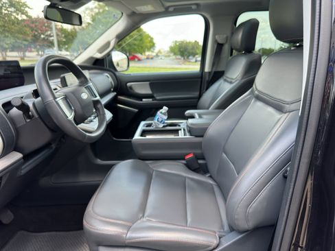 Used 2025 Ford Expedition Active AWD/4WD image 19