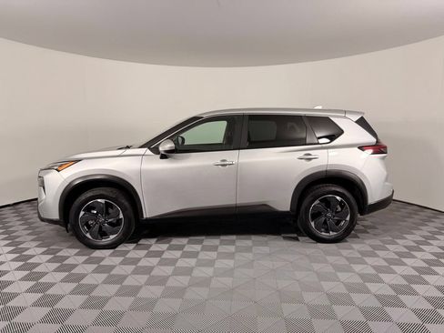 Used 2025 Nissan Rogue SV AWD/4WD image 7