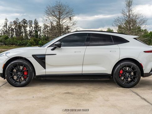 Used 2021 Aston Martin DBX image 3