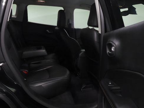 Certified 2019 Jeep Compass Latitude w/ Cold Weather Group AWD/4WD image 14