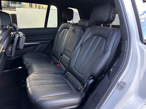 Used 2020 BMW X7 M50i w/ Executive Package image 20