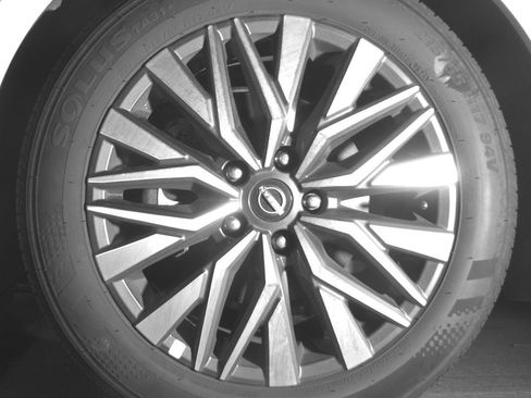 Used 2025 Nissan Altima 2.5 SV FWD image 12