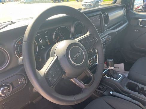 Used 2023 Jeep Wrangler Sport S image 14