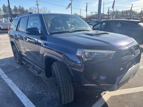Used 2024 Toyota 4Runner TRD Off-Road Premium image 3