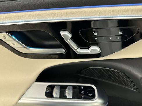 Used 2025 Mercedes-Benz E 350 Sedan image 10