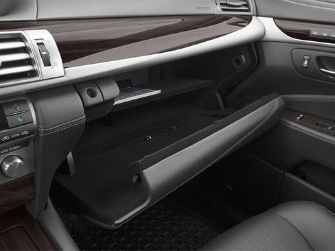 Used 2013 Lexus LS 460 w/ Comfort Pkg RWD image 16