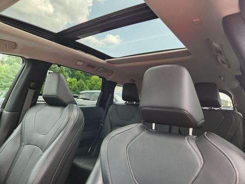 Used 2025 INFINITI QX60 Sensory w/ Cargo Package AWD/4WD image 12