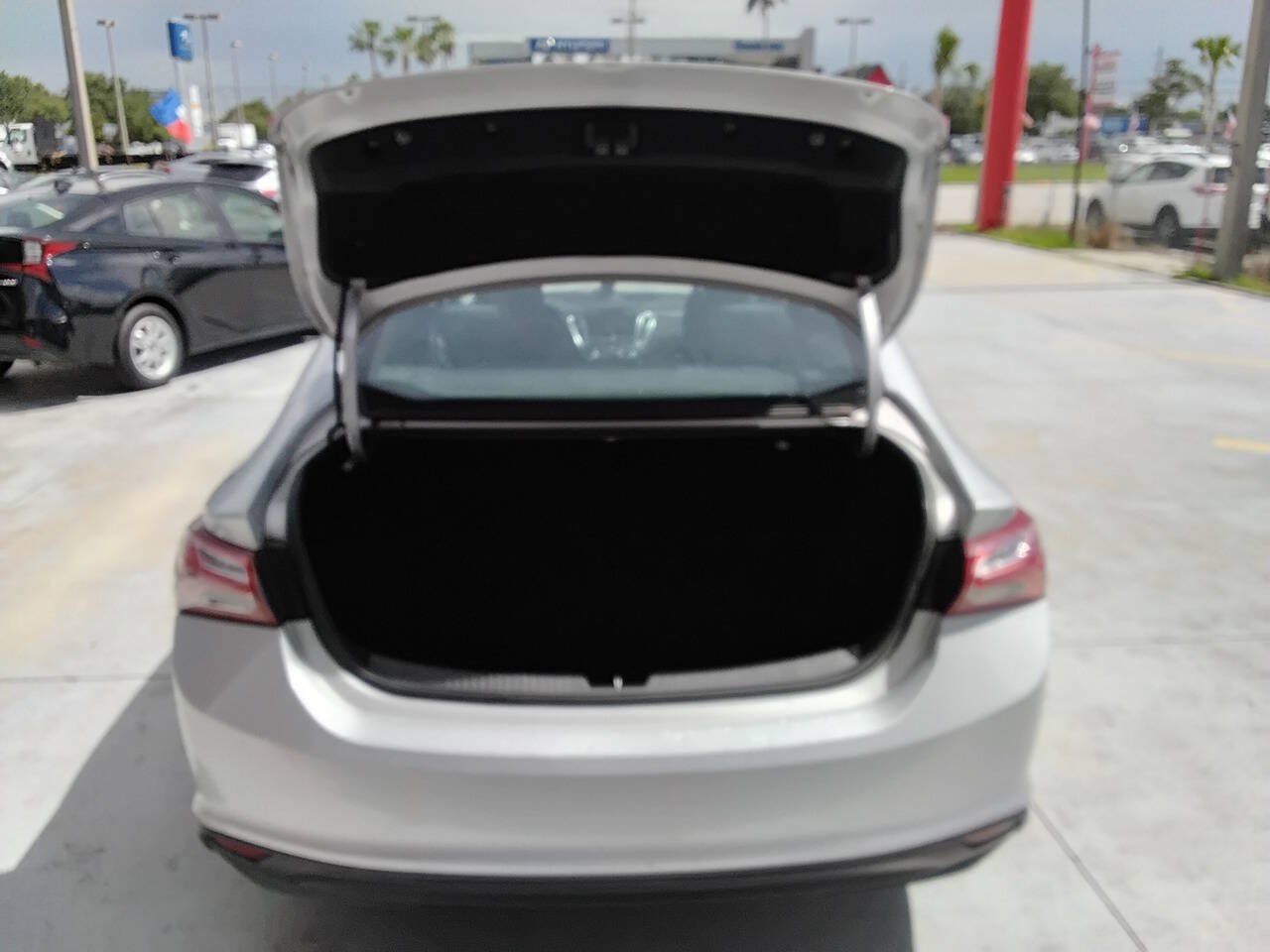 Used 2020 Chevrolet Malibu LT FWD image 3