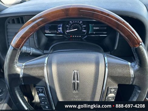 Used 2015 Lincoln Navigator L 4WD image 21