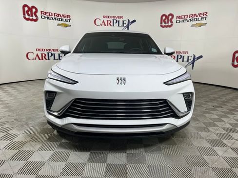 Used 2024 Buick Envista Preferred w/ Convenience I Package image 2