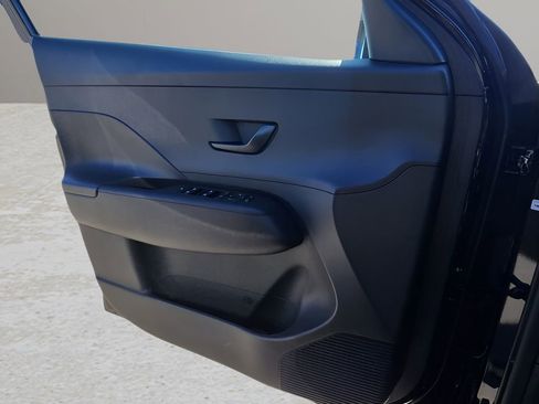 New 2026 Hyundai Kona SE image 17