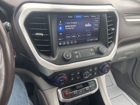 Used 2020 GMC Acadia SLT w/ Premium Package FWD image 16