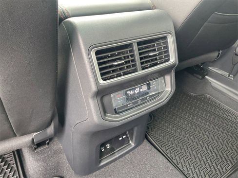 New 2025 Volkswagen Atlas Peak Edition SE image 26