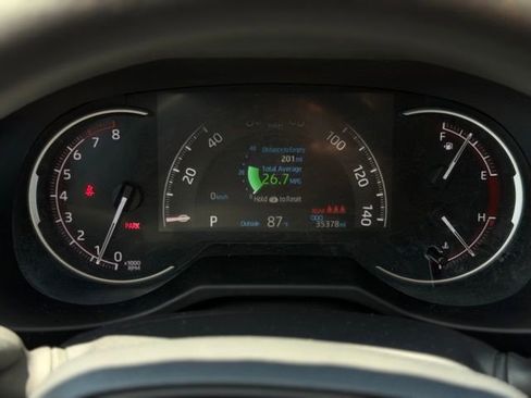 Used 2024 Toyota RAV4 LE AWD/4WD image 24