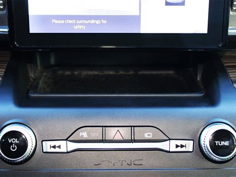 Used 2020 Ford Explorer Limited w/ Class III Trailer Tow Package image 19