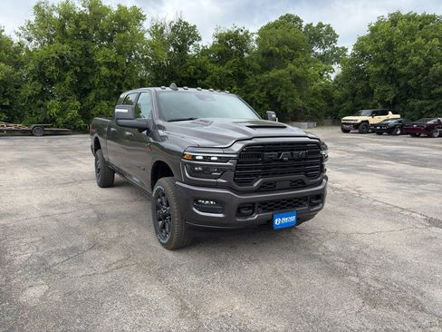 New 2026 RAM 2500 Laramie AWD/4WD image 3