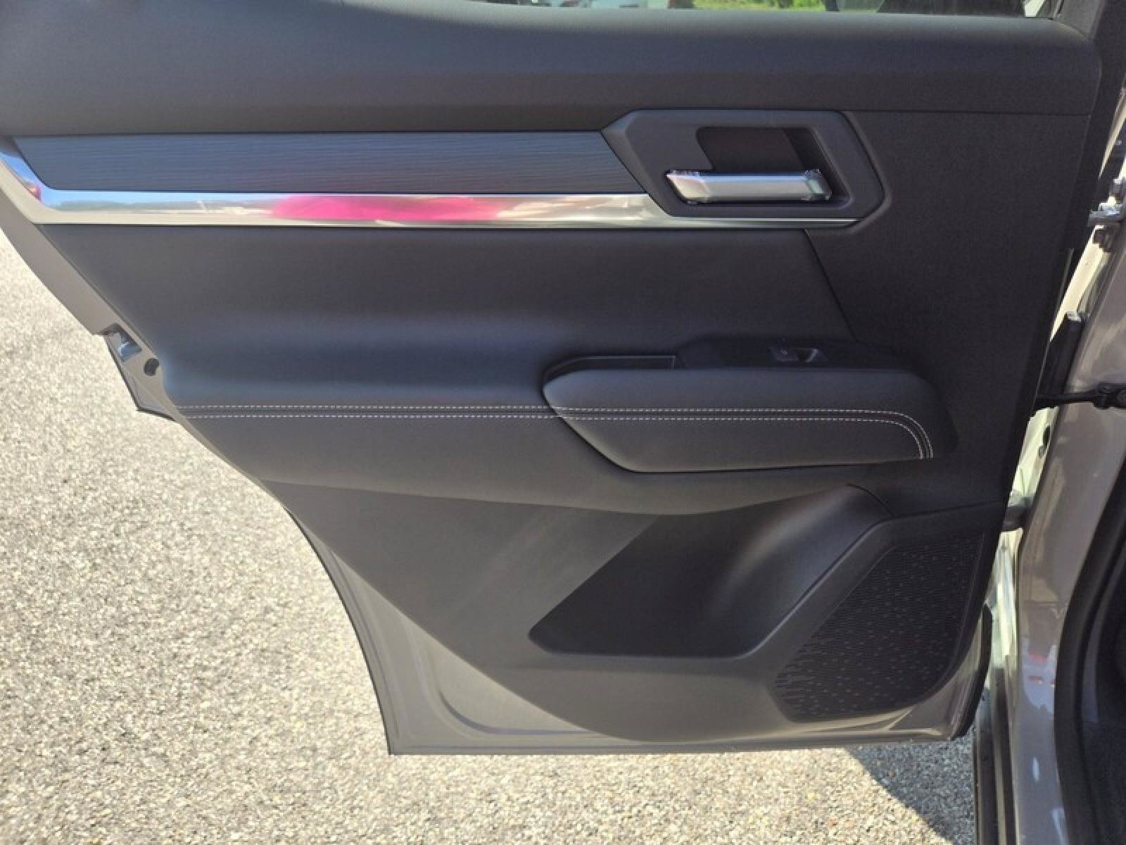 New 2027 GMC Terrain Elevation w/ Black Edition FWD image 24