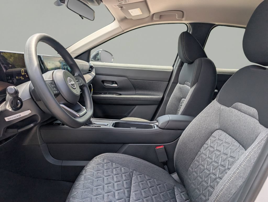 New 2026 Nissan Kicks SV w/ Cold Weather Package FWD image 17