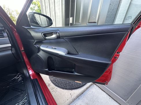 Used 2014 Toyota Camry SE FWD image 24