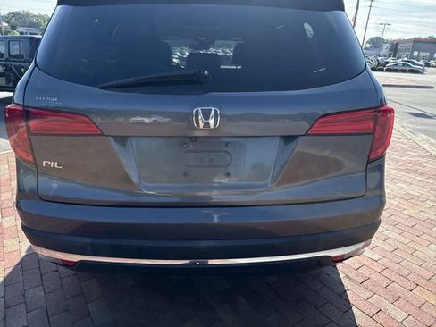 Used 2017 Honda Pilot Touring image 9