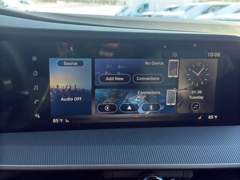 Used 2025 Nissan Murano SV image 19