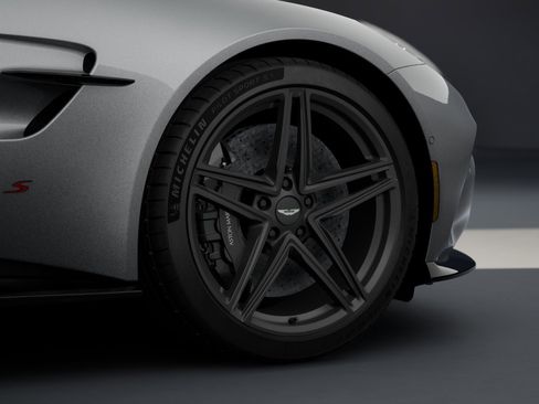 New 2026 Aston Martin V8 Vantage S image 4