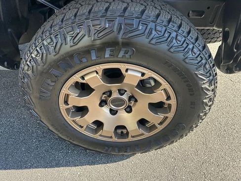 Certified 2025 Toyota Tacoma Trailhunter AWD/4WD image 26