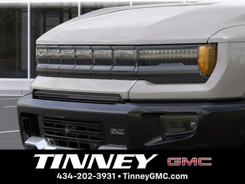 New 2026 GMC Hummer EV SUV w/ LPO, Dark Essentials Package AWD/4WD image 13