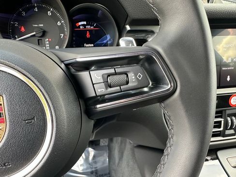 Certified 2026 Porsche Macan AWD/4WD image 17