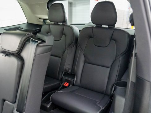 Used 2024 Volvo XC90 B6 Ultimate w/ Protection Package image 17