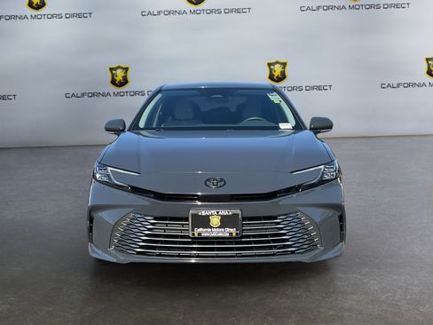 Used 2025 Toyota Camry XLE FWD image 2