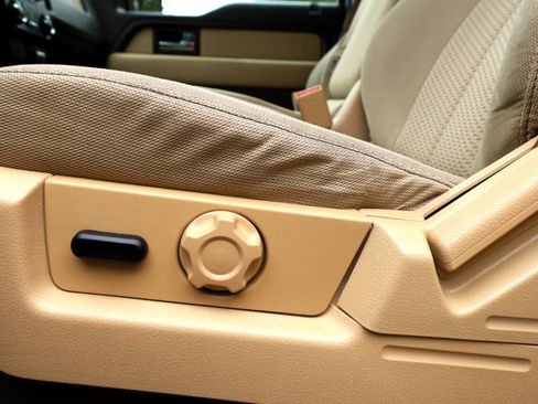 Used 2013 Ford F150 XLT w/ Luxury Equipment Group image 30