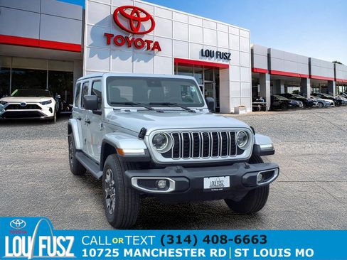 Used 2024 Jeep Wrangler Unlimited Sahara w/ Technology Group AWD/4WD image 1
