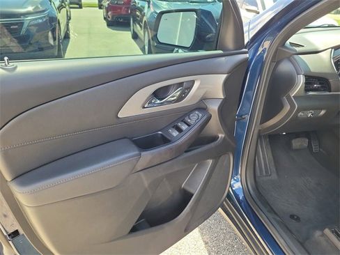 Certified 2023 Chevrolet Traverse LT image 17