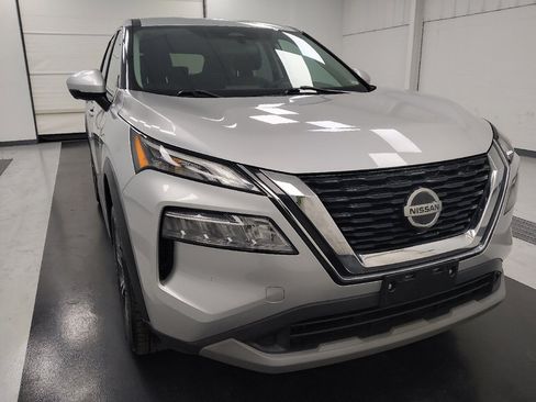 Used 2021 Nissan Rogue SV AWD/4WD image 14