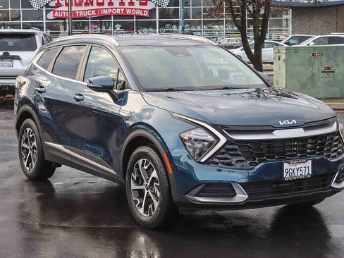Used 2023 Kia Sportage EX image 5