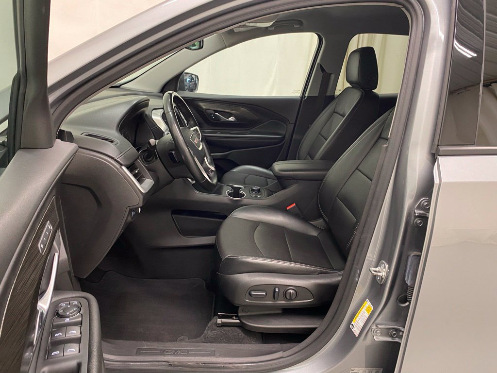 Used 2024 GMC Terrain SLT AWD/4WD image 14