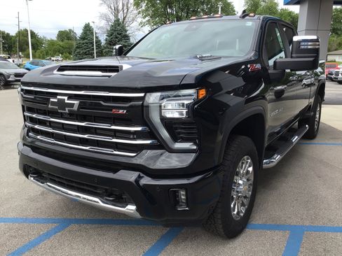 New 2026 Chevrolet Silverado 2500 LT w/ Z71 Chrome Sport Edition AWD/4WD image 12