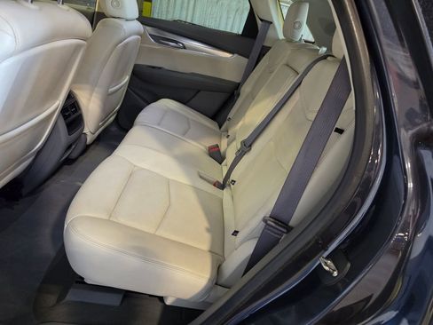 Used 2019 Cadillac XT5 Luxury AWD/4WD image 7