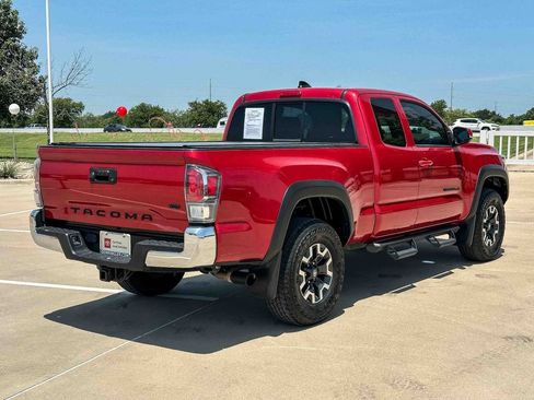Certified 2023 Toyota Tacoma TRD Off-Road AWD/4WD image 3