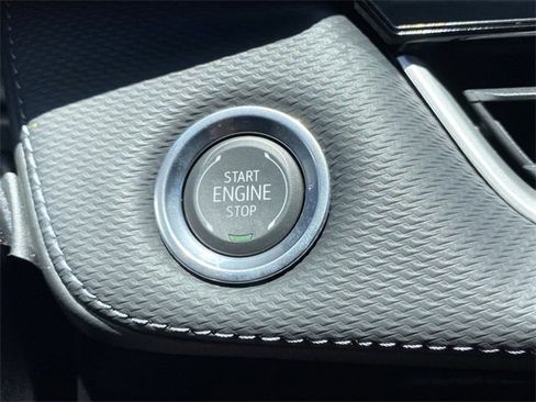 New 2026 Chevrolet Equinox LT w/ Convenience Package II image 17