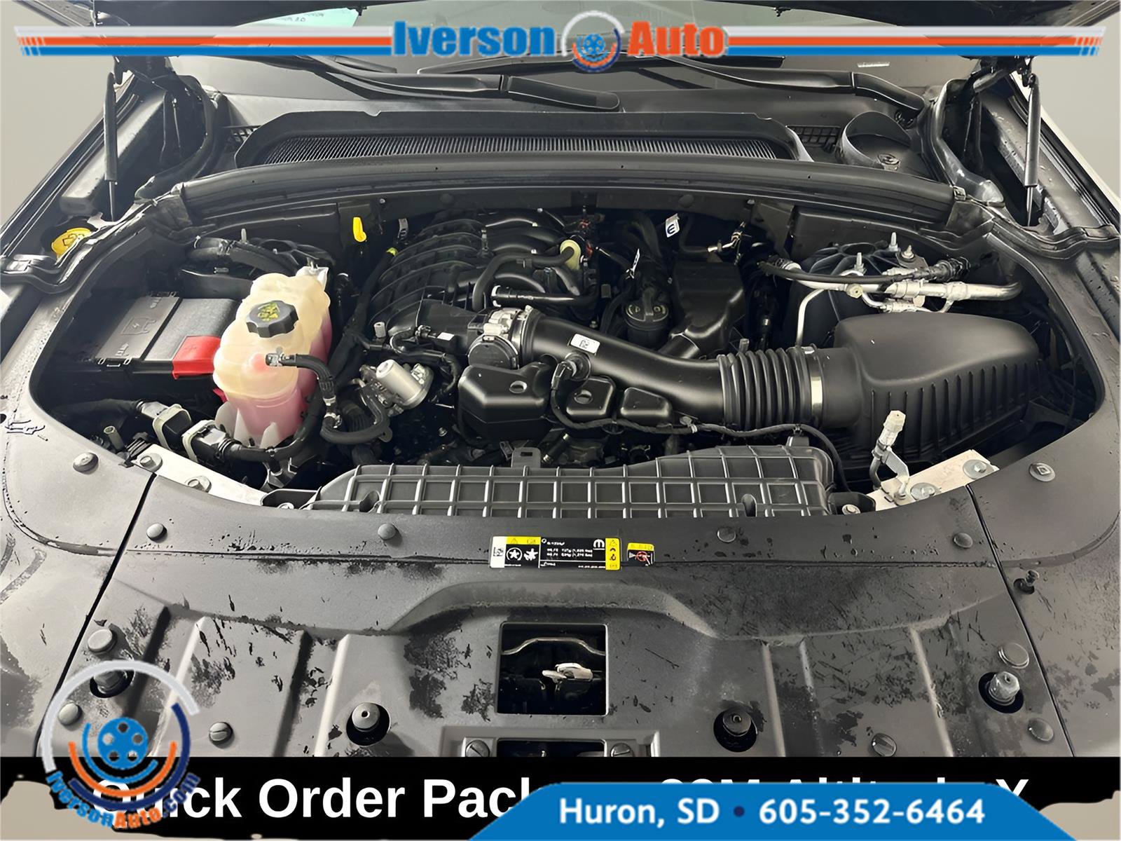 Used 2024 Jeep Grand Cherokee L Altitude AWD/4WD image 5