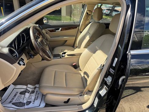 Used 2012 Mercedes-Benz C 250 Sedan image 13